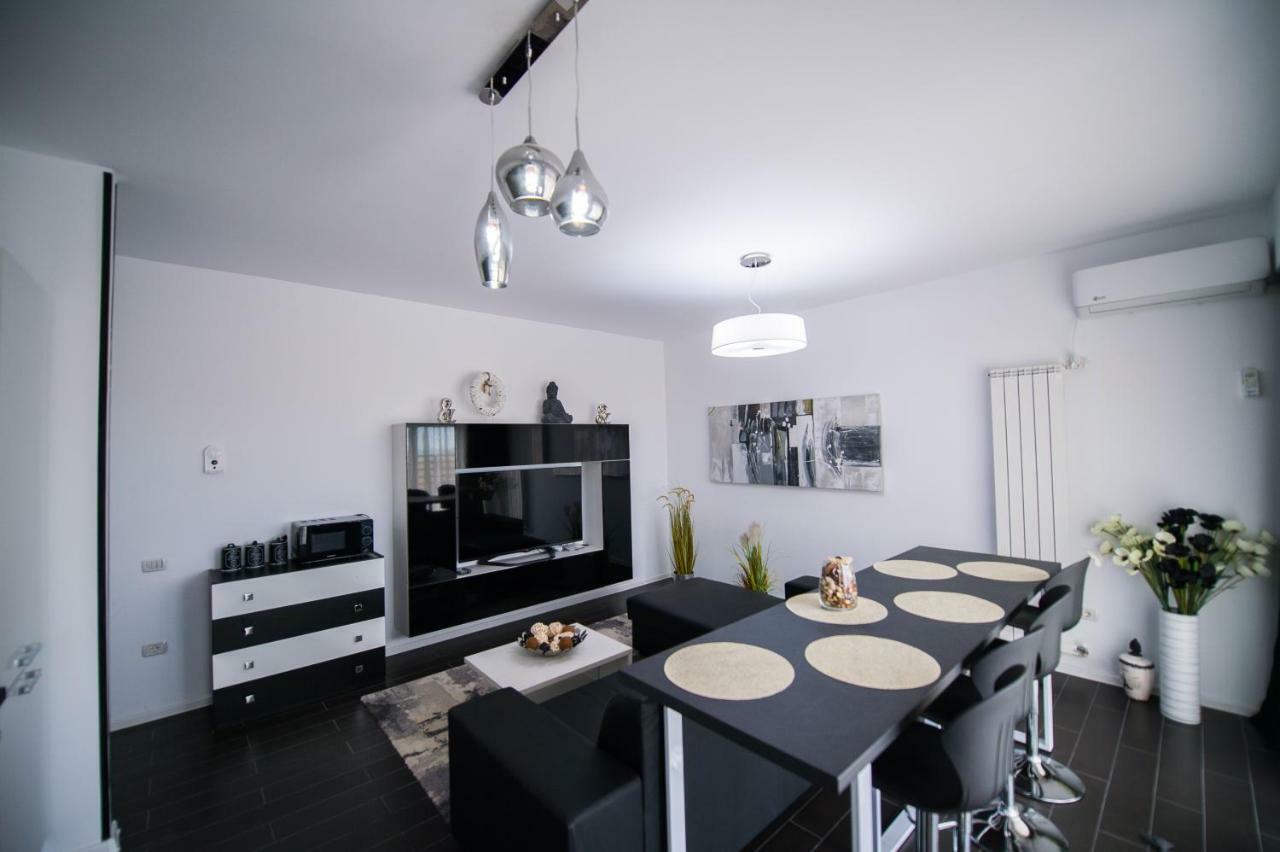 Apartel Black & White Năvodari Εξωτερικό φωτογραφία